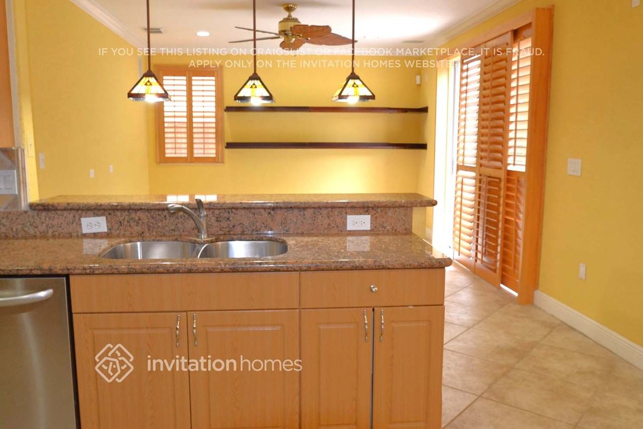 6243 Sw 158th Ave - Photo 5 of 12
