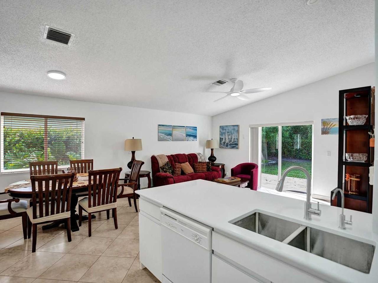 Sw 46th Way - Photo 6 of 18