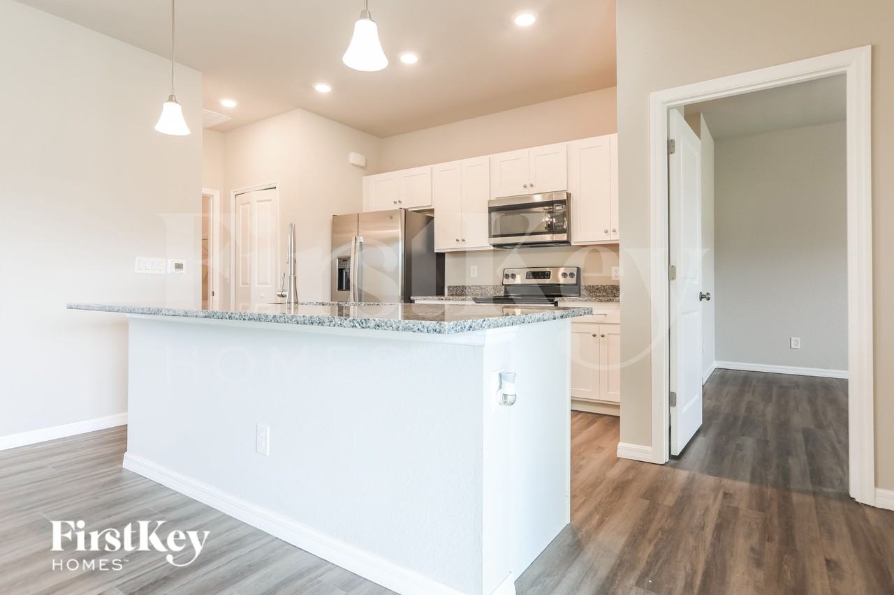 12873 Xavier Ave - Photo 5 of 17