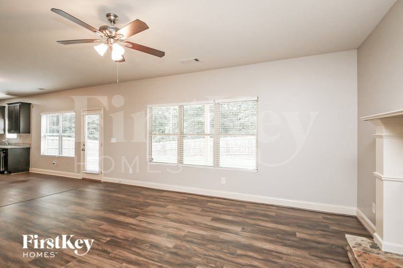 835 Sassafras Ln - Photo 5 of 15