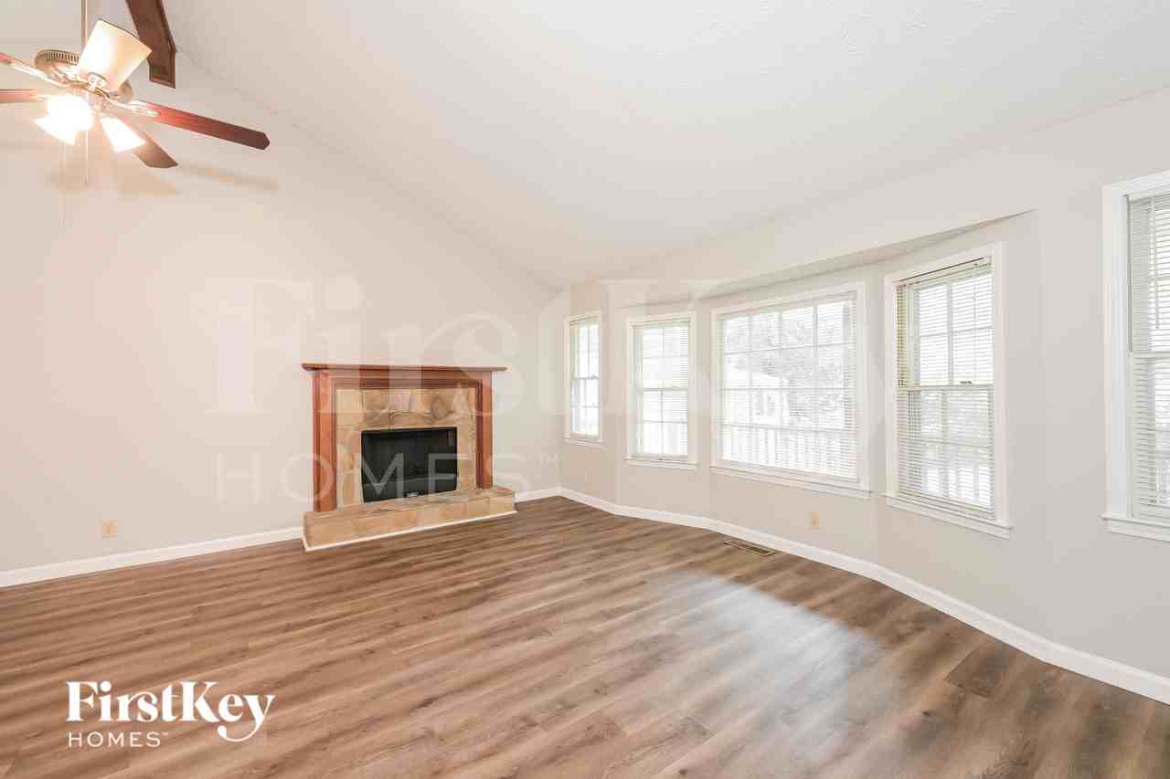 5029 Shelley Ct - Photo 2 of 19