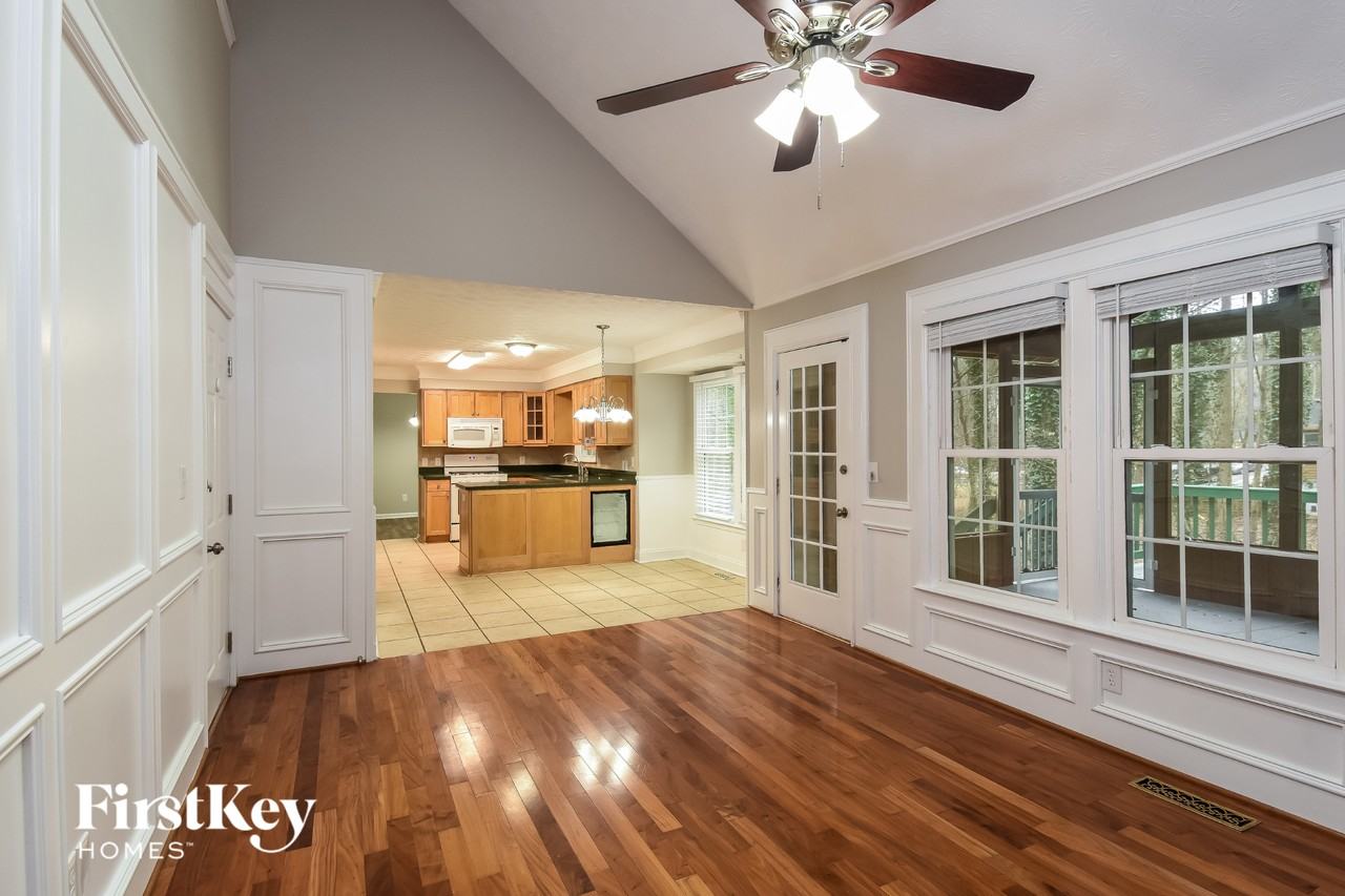 4018 Watkins Glen Dr - Photo 4 of 15