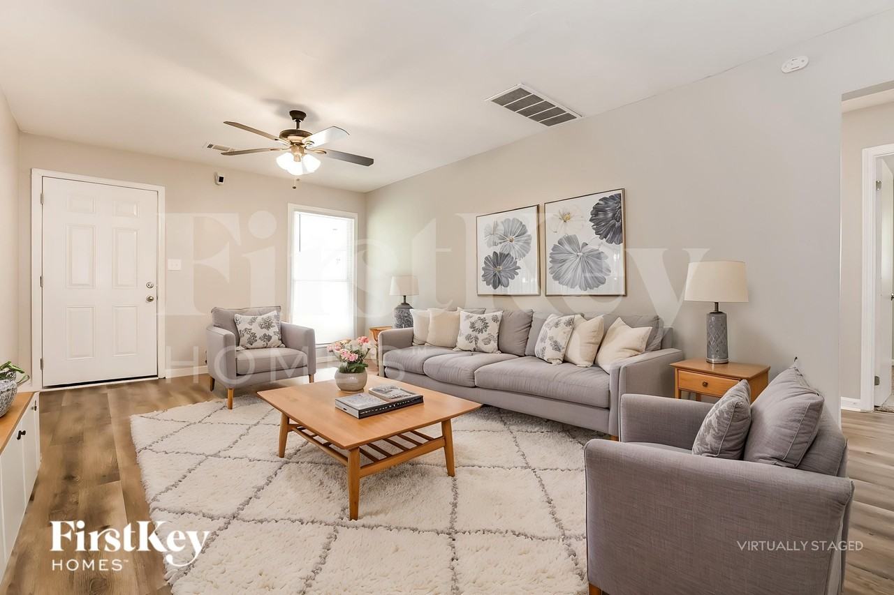1910 Brownsville Rd #2 - Photo 4 of 19