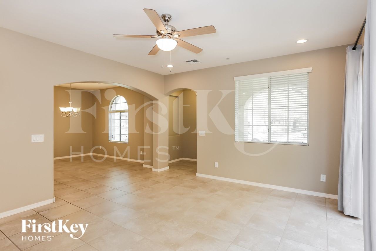 29079 N 124th Dr - Photo 4 of 15