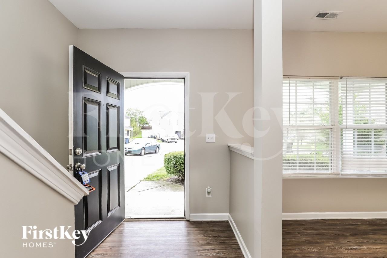 4630 Lauren Woods Ct - Photo 3 of 19