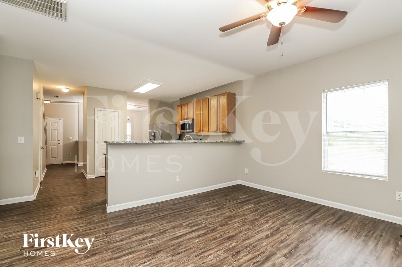 4630 Lauren Woods Ct - Photo 6 of 19