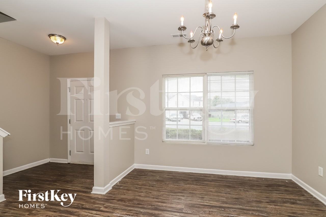4630 Lauren Woods Ct - Photo 7 of 19