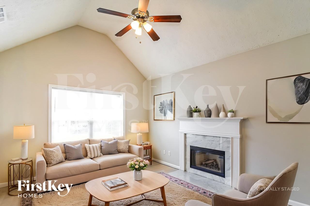 8012 Mustang Ln - Photo 4 of 19