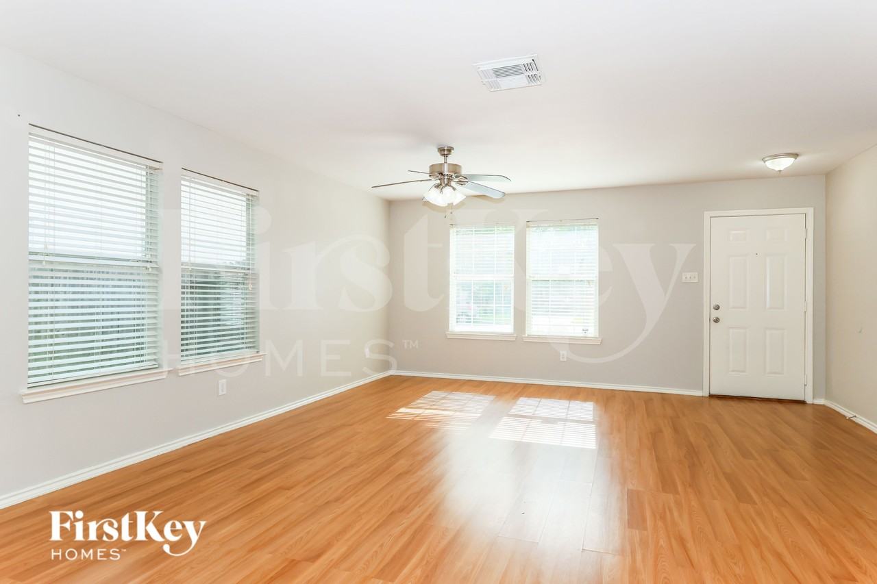 7919 Raven Creek Ln - Photo 3 of 19