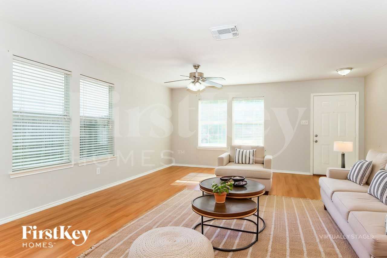 7919 Raven Creek Ln - Photo 4 of 19