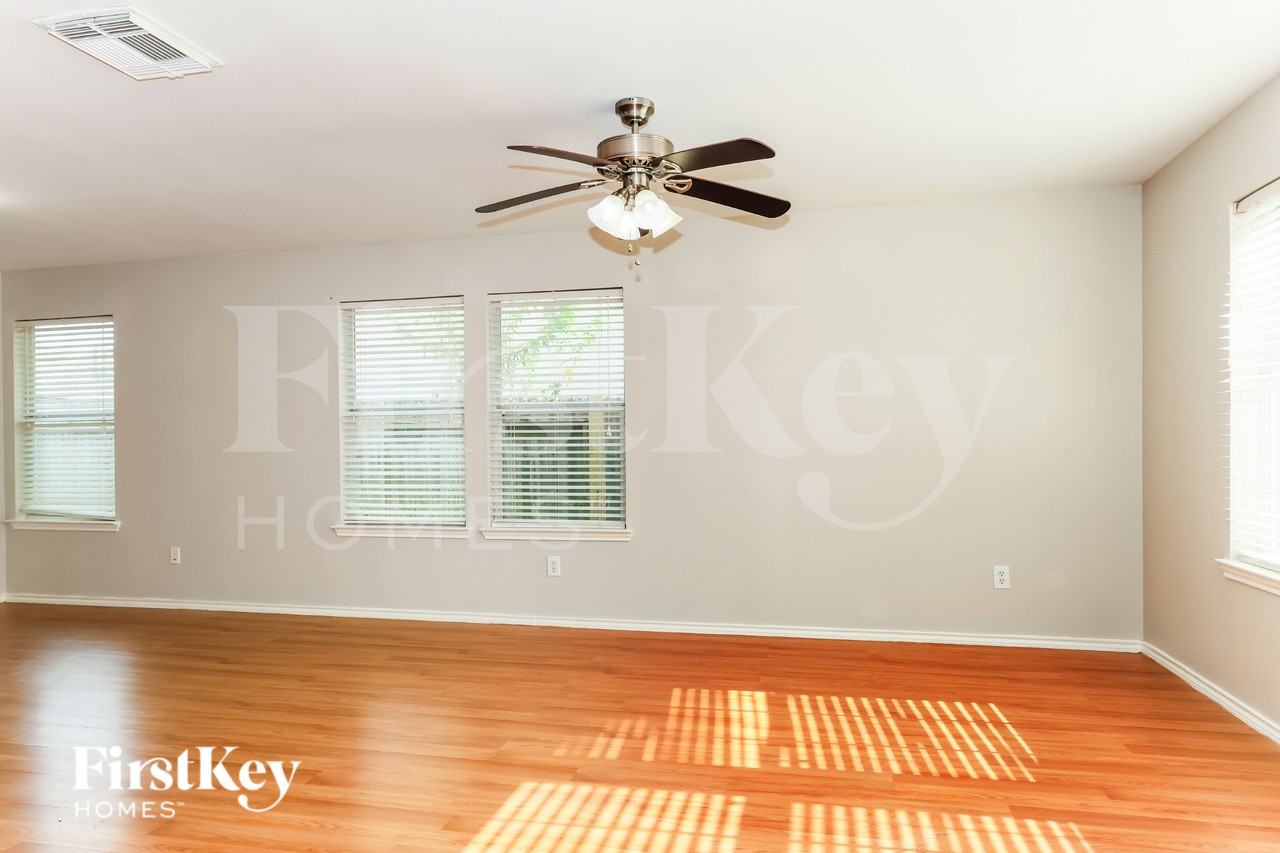 7919 Raven Creek Ln - Photo 6 of 19