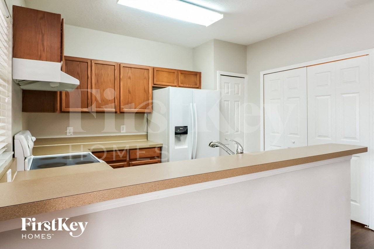 1251 Charlesworth Dr - Photo 7 of 15
