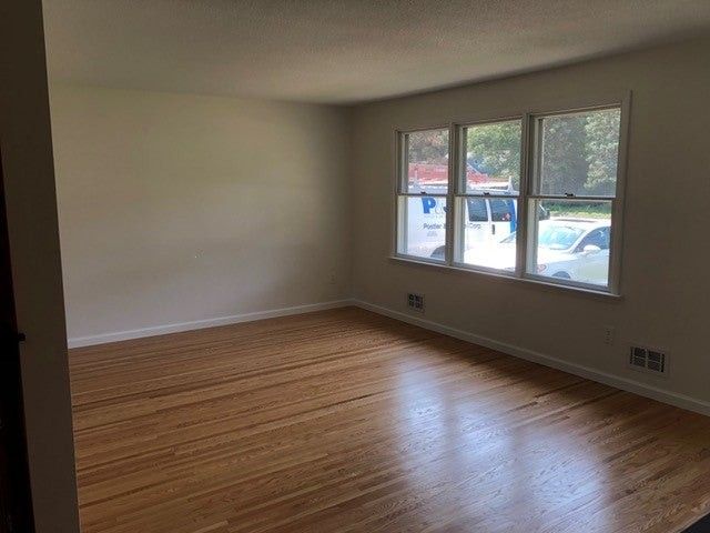1428 Long Pond Rd - Photo 3 of 28