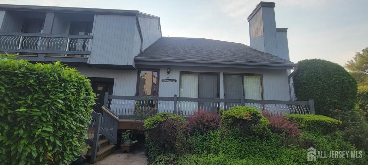 24 Cotoneaster Ct