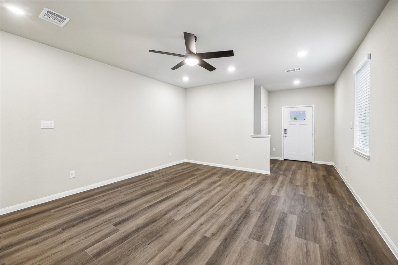 13520 Sauger Ct - Photo 5 of 33
