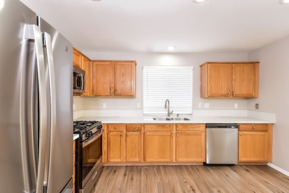 9896 Erins Grove Ct - Photo 6 of 17