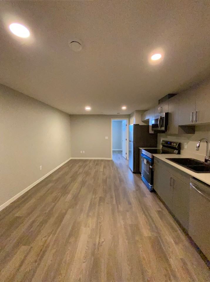 15642 19 Ave Sw - Photo 6 of 11