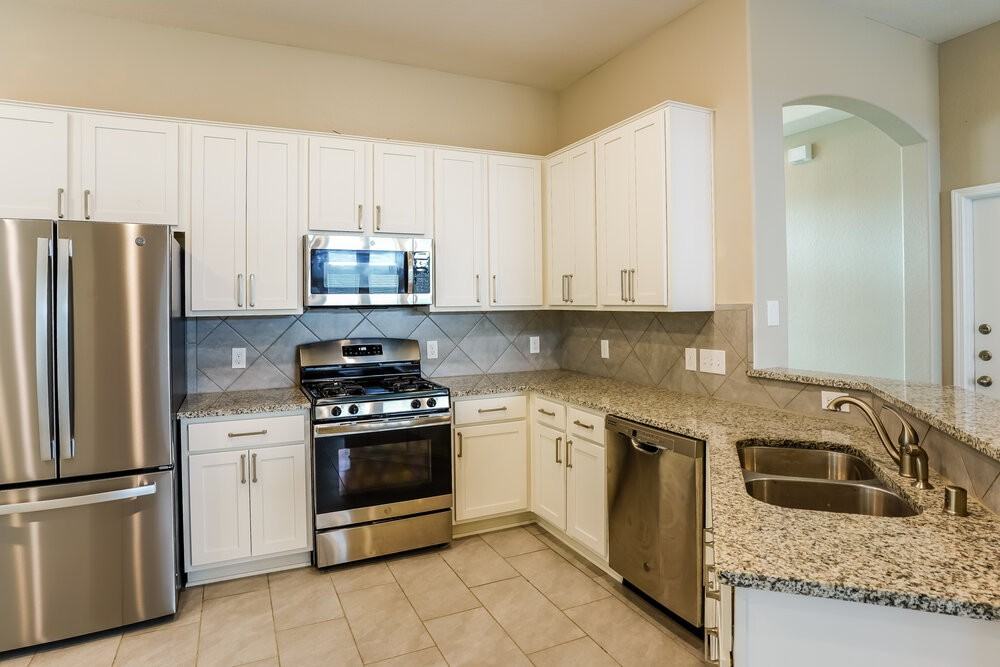 1902 Walnut Green Cir - Photo 7 of 16