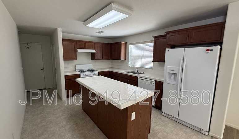 330 Bulluno Dr - Photo 4 of 17