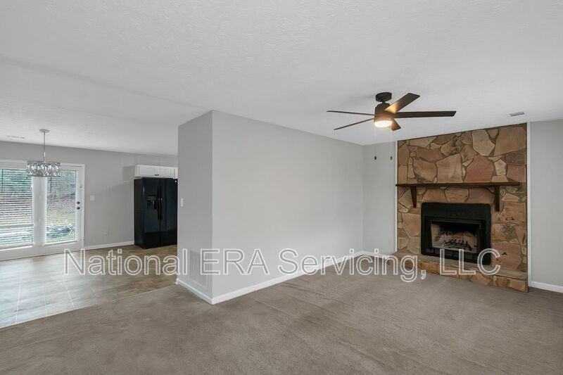 321 Summerwood Ln - Photo 4 of 30