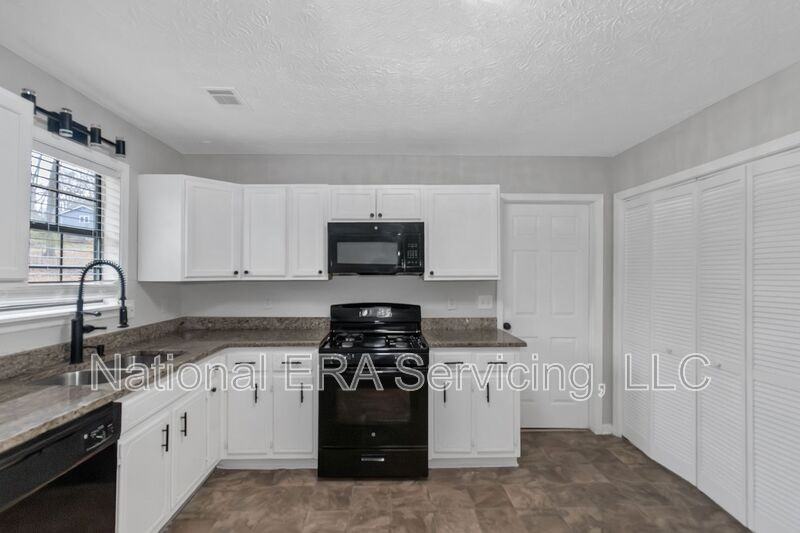 321 Summerwood Ln - Photo 5 of 30
