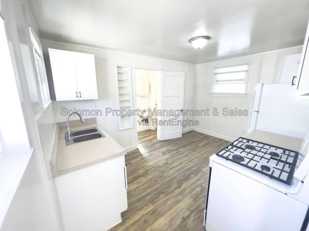 143 1 2 S Myers St - Photo 6 of 9