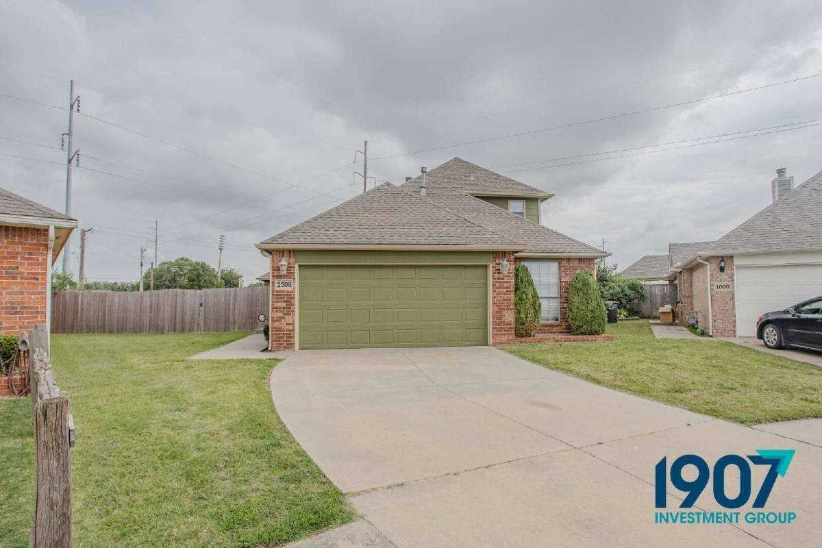2508 Tyler Ln - Photo 3 of 10