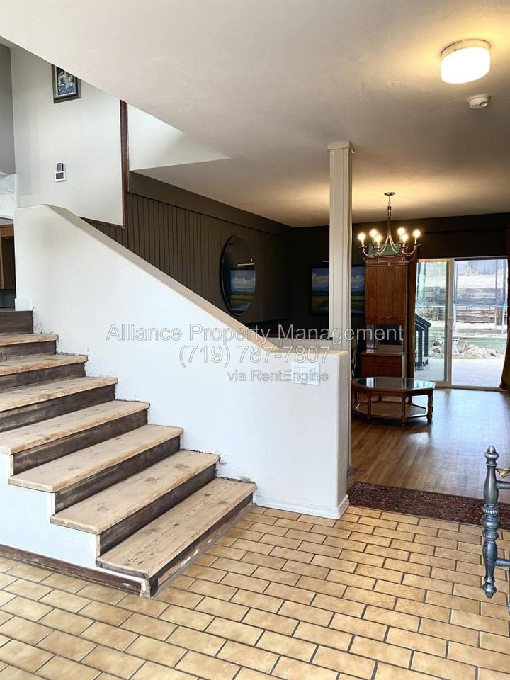 2168 Wildwood Dr - Photo 3 of 10