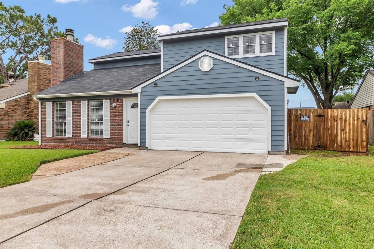 15830 Pipers View Dr - Photo 2 of 10