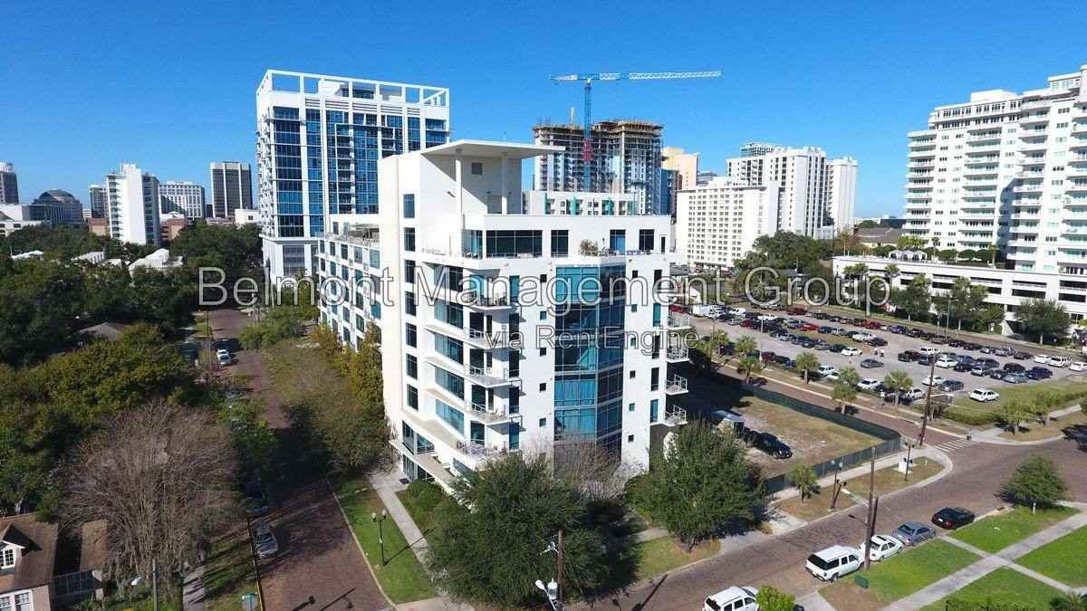 525 E Jackson St #704