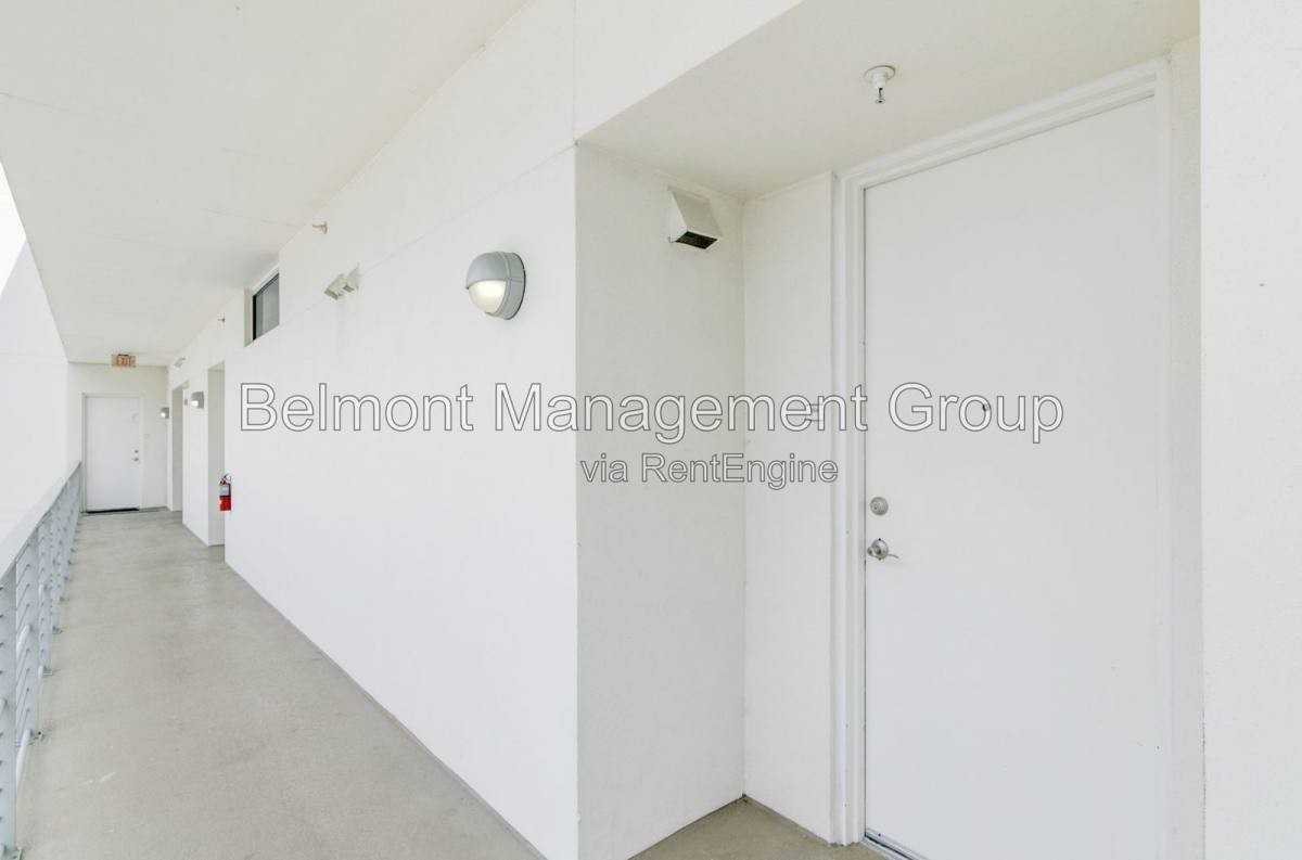 525 E Jackson St #704 - Photo 6 of 10