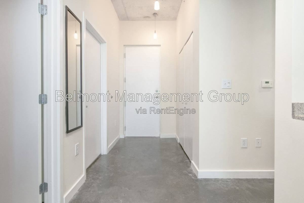 525 E Jackson St #704 - Photo 7 of 10