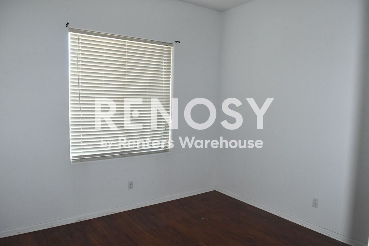 6027 N 133rd Dr - Photo 7 of 35
