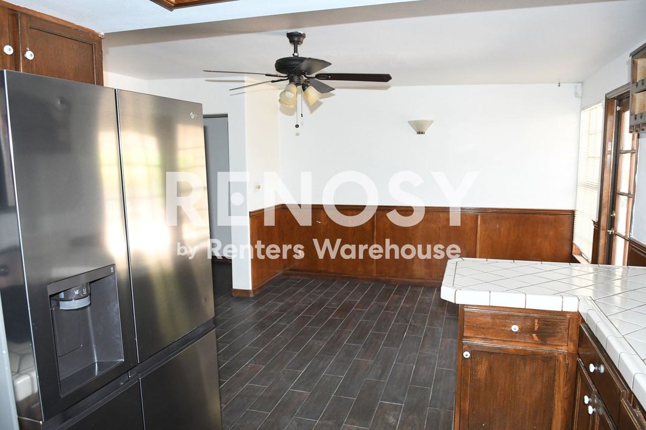 325 W Highland Ave - Photo 7 of 35