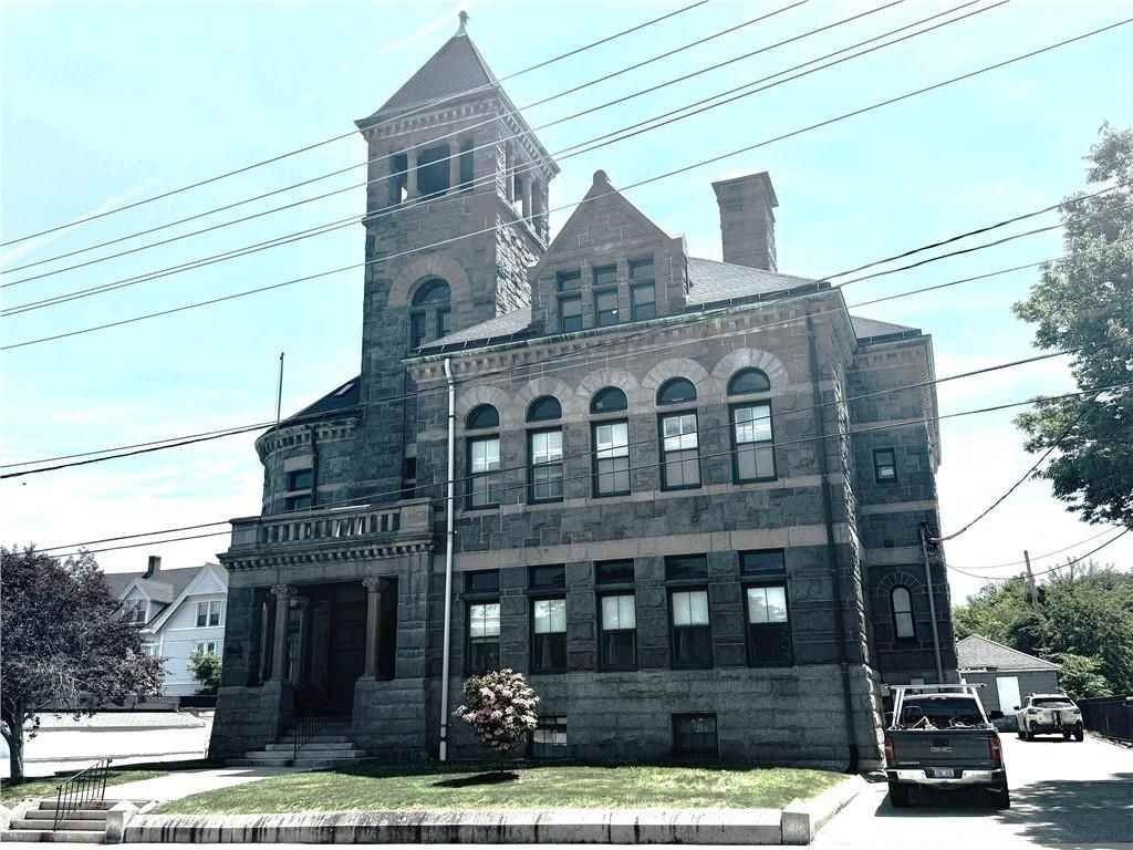 24 Front St ##1