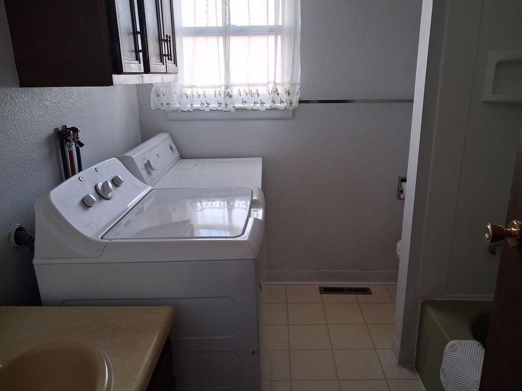 912 5th St Sw - Photo 5 of 10