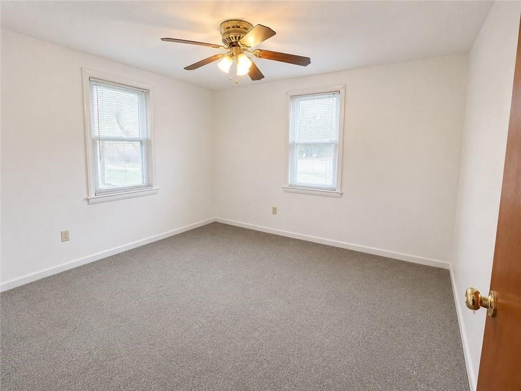 16 Sandra Dr - Photo 4 of 9