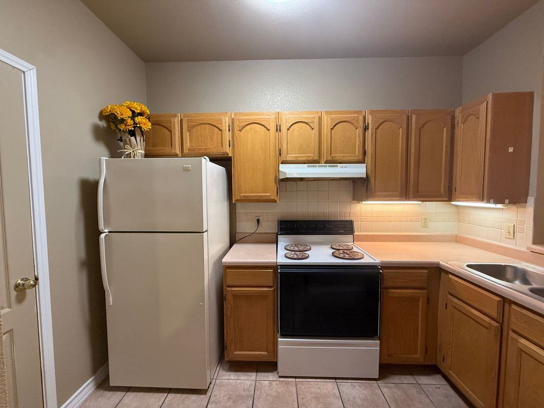 1401 E Gustavus St ##16 - Photo 6 of 17