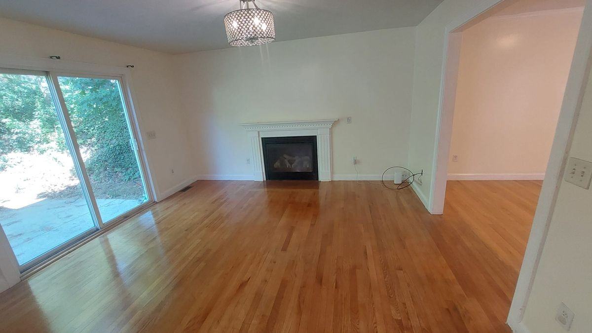 339 Poplar St - Photo 3 of 26