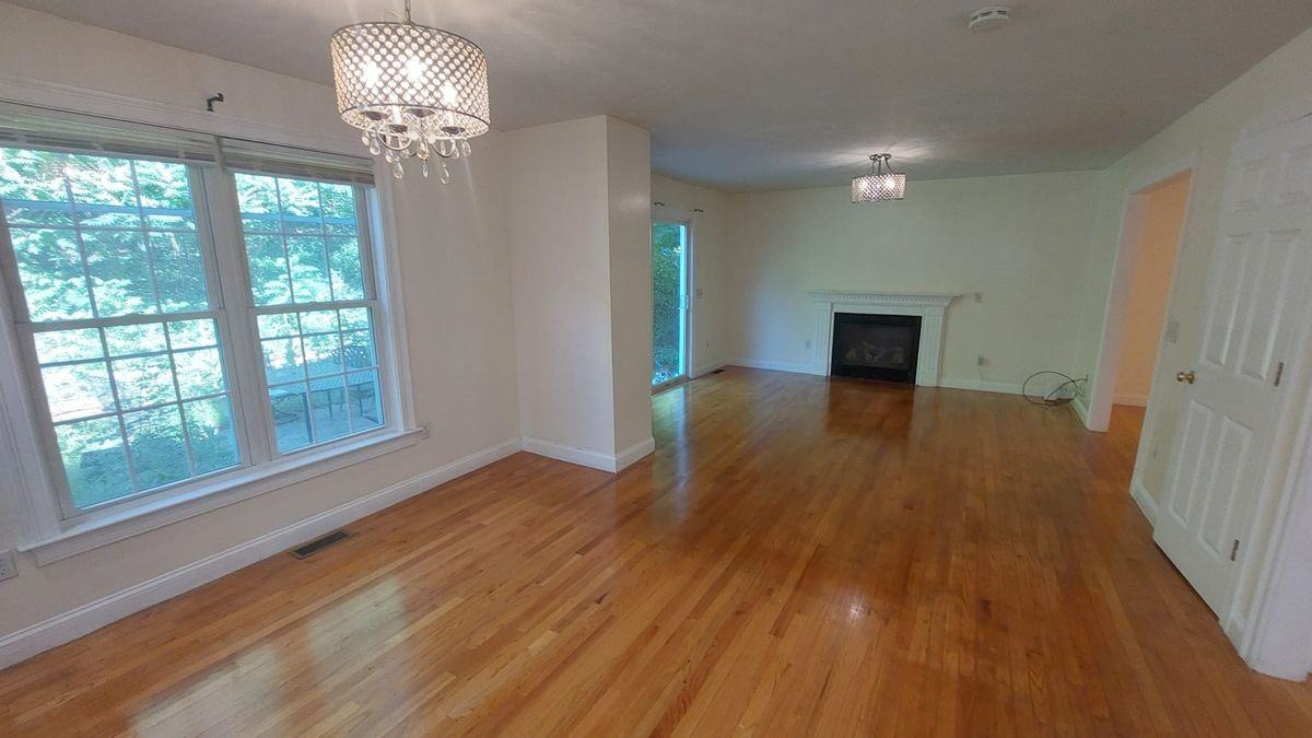 339 Poplar St - Photo 5 of 26