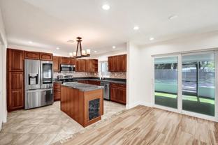 300 Sw 19th Ave - Photo 1 of 1