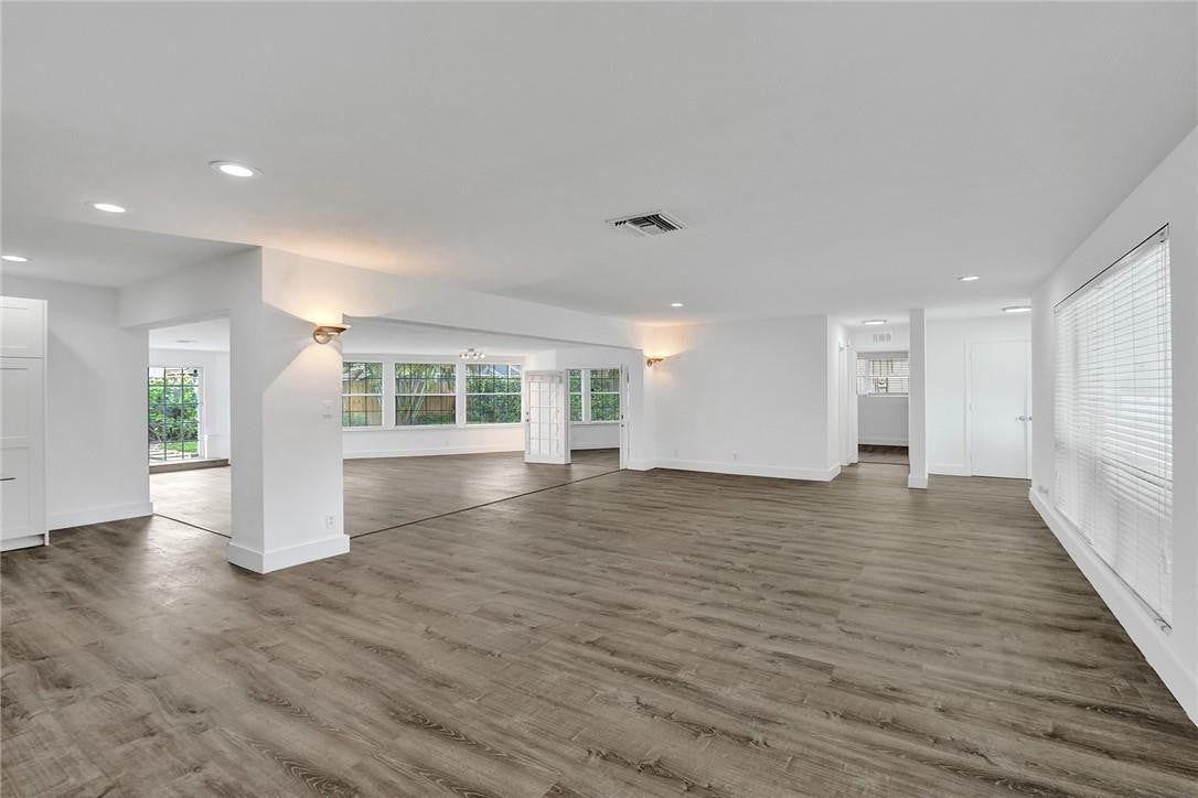 5981 Ne 22nd Way - Photo 3 of 15