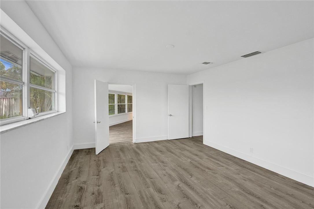 5981 Ne 22nd Way - Photo 7 of 15