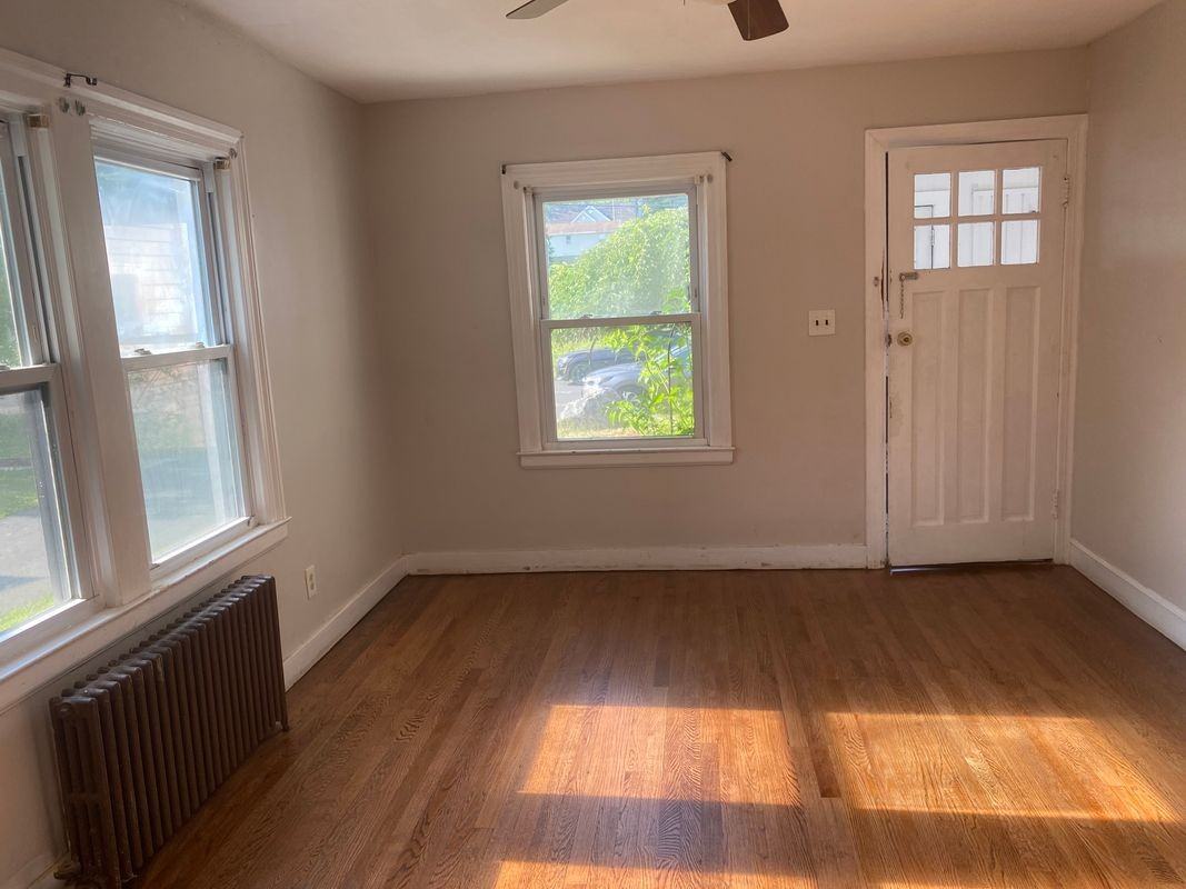 79 Woodford Avenue Ext - Photo 3 of 5