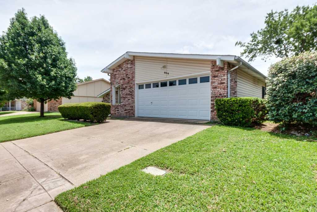 804 Forest Glen Dr - Photo 2 of 25