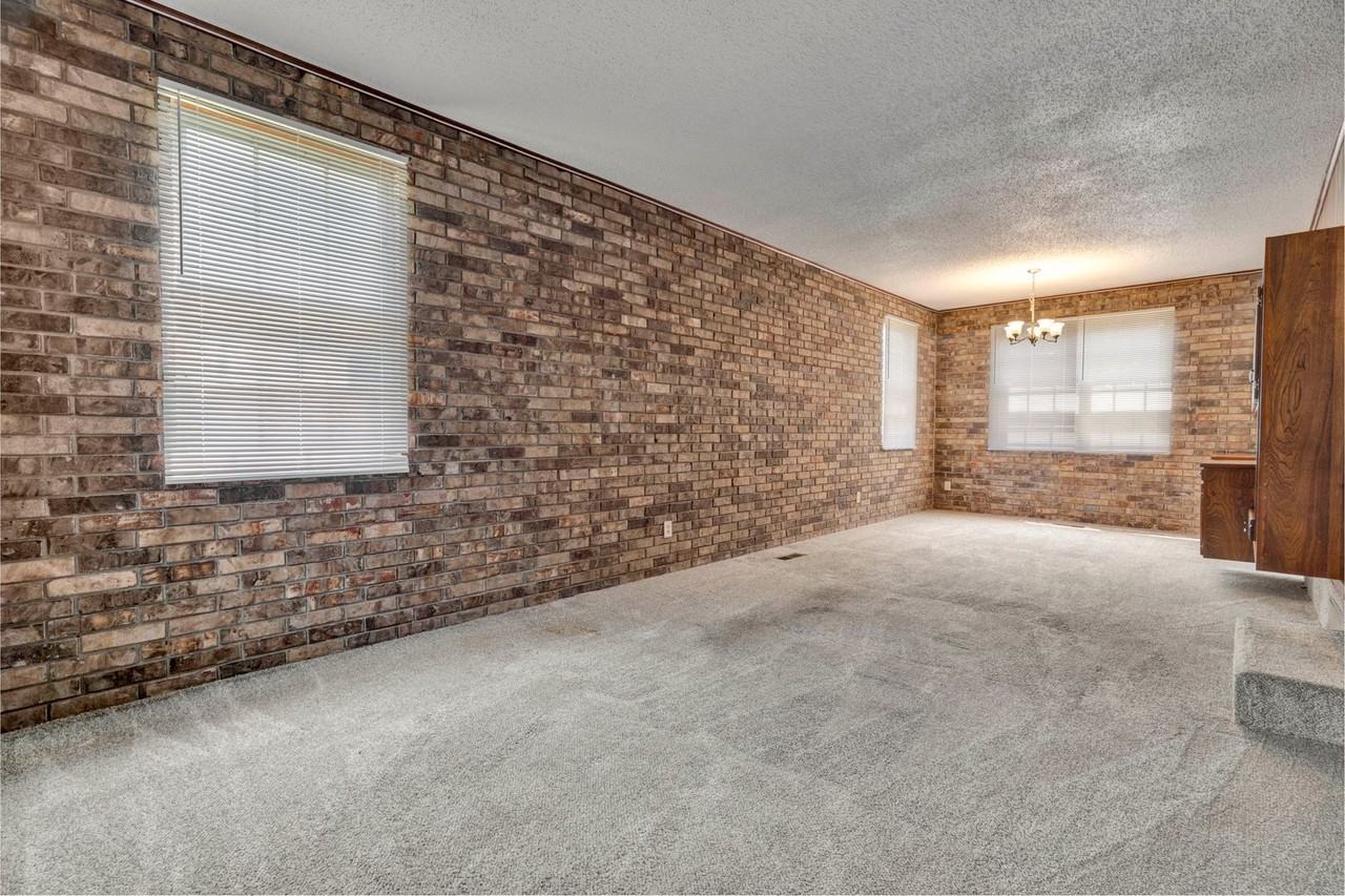 1660 W Palmer Pl - Photo 2 of 27