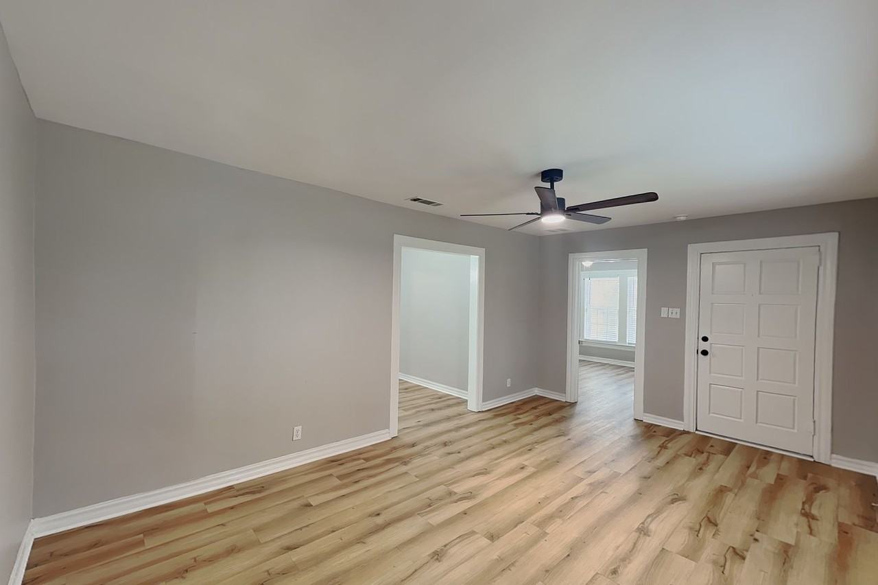 3113 Clary Ave - Photo 2 of 15
