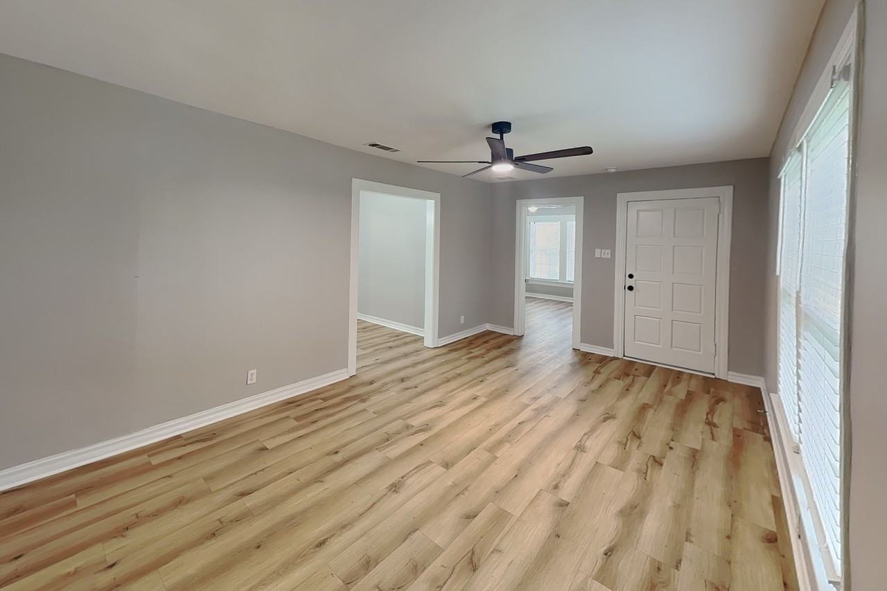 3113 Clary Ave - Photo 5 of 15