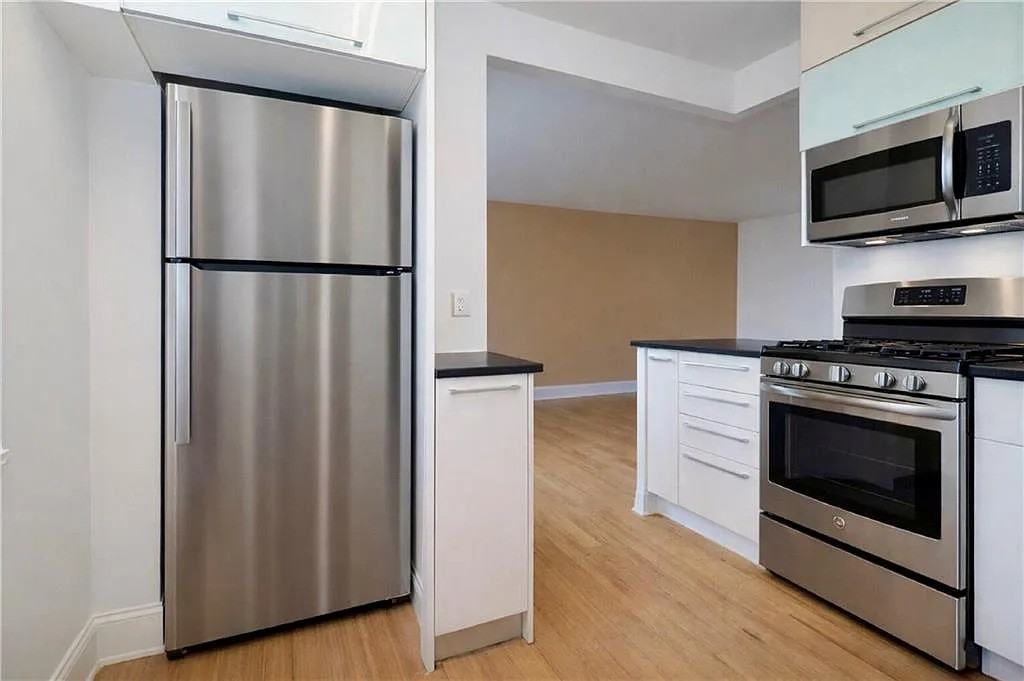 400 Cozine Ave #9F - Photo 6 of 15