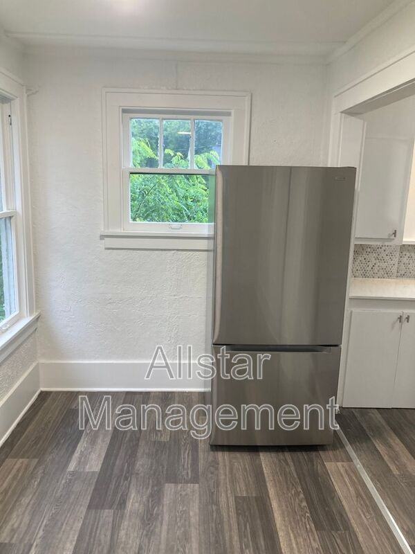 1201 East Ave - Photo 5 of 13